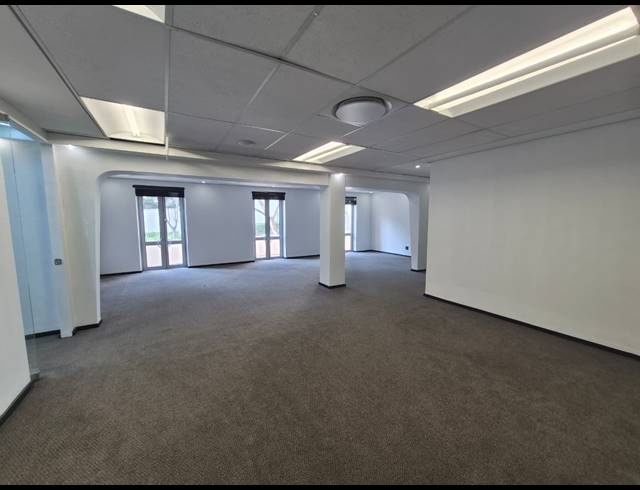 1,066M² OFFICE TO LET IN SANDTON CENTRAL